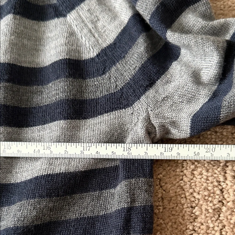 Banana Republic Men's Sweater in Gray and Navy Stripes
